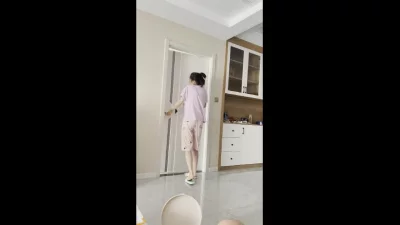 闯进少妇的新家！！老公在外出差少妇成性奴！！